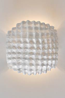 Small wall light in white embossed fabric Tati. Arturo Alvarez. 