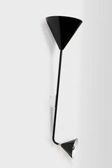 Applique design noire double cône en métal . Atelier Areti. 