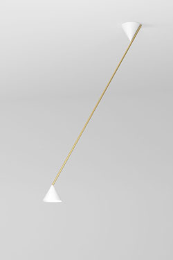 Grande suspension sur tige blanche Hat light 444. Atelier Areti. 