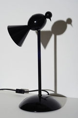Lampe de bureau design noire Alouette pied fixe. Atelier Areti. Lampe de bureau design noire Alouette pied fixe. Atelier Areti.