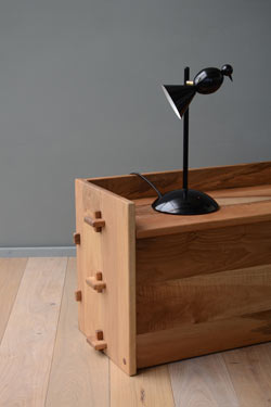 Alouette design black desk lamp with straight foot. Atelier Areti. 