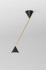 Petite suspension sur tige diagonale Hat light 444 . Atelier Areti. Petite suspension sur tige diagonale Hat light 444 . Atelier Areti.