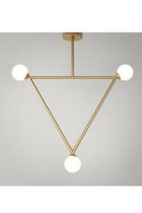 Suspension 3 lumières contemporaine en triangle doré. Atelier Areti. Suspension 3 lumières contemporaine en triangle doré. Atelier Areti.