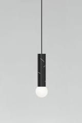 Suspension minimaliste en métal noir Birch 438 . Atelier Areti. Suspension minimaliste en métal noir Birch 438 . Atelier Areti.