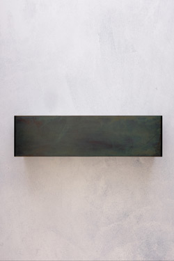 Applique rectangulaire en métal brut Linear. AXIS71. 