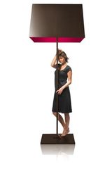Lampadaire géant noir et doublure fuchsia Memory XXL. AXIS71. Lampadaire géant noir et doublure fuchsia Memory XXL. AXIS71.