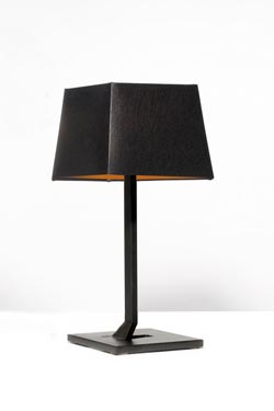 Petite lampe de table noire et dorée Memory. AXIS71. 