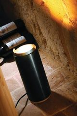 Tube T lampe de table cylindrique noire. AXIS71. Tube T lampe de table cylindrique noire. AXIS71.