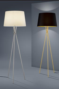 Lampadaire trépied en laiton satiné . Baulmann Leuchten. 