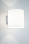 Applique blanche en verre opale, forme cylindrique. bpe:LICHT. 