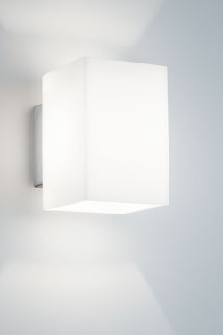 Applique rectangle en verre opale et éclairage LED . bpe:LICHT. 