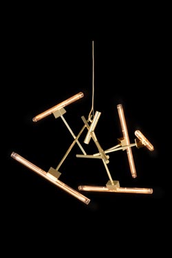 Linea lustre doré 5 lumières . Brand Von Egmond. 