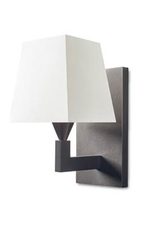 Applique abat- jour pyramide blanc en bronze patiné AL 002. Casadisagne. Applique abat- jour pyramide blanc en bronze patiné AL 002. Casadisagne.