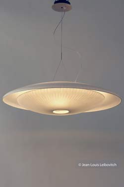 Diva suspension en papier japonais. Céline Wright. 