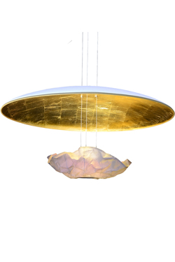Eclaircie suspension blanche et dorée. Céline Wright. 