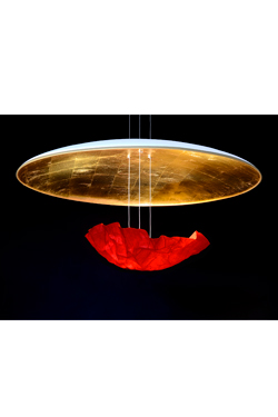 Eclaircie suspension rouge et dorée. Céline Wright. 