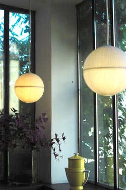 Cristal B suspension boule en papier japonais. Céline Wright. 