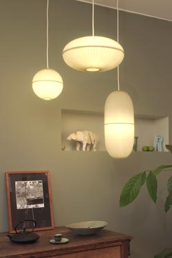 Cristal B suspension boule en papier japonais. Céline Wright. 