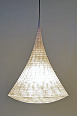 Arabesque conical pendant made of Japanese paper, small model. Céline Wright. 