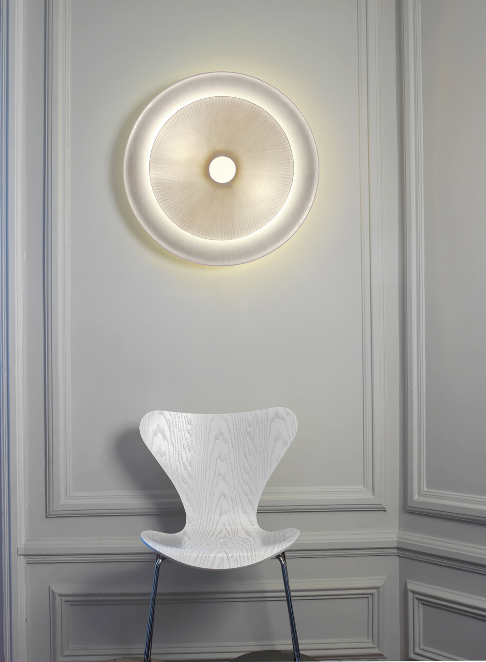 Diva round wall or ceiling lamp small model. Céline Wright. 