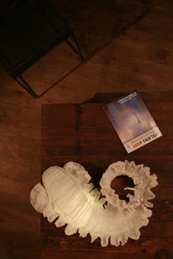 Léon The Fish white table lamp. Charlot&Cie. 