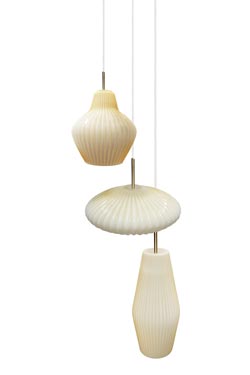 Serail pendant three lights ivory pleated glass. Concept Verre. 