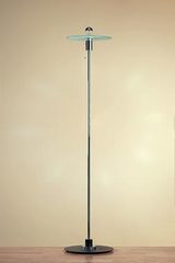 Lampadaire minimaliste verre et chrome. Contract&More. Lampadaire minimaliste verre et chrome. Contract&More.