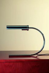 Lampe de bureau année 30 chromée. Contract&More. Lampe de bureau année 30 chromée. Contract&More.