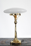 Lampe de table Art Nouveau en laiton brillant. Contract&More. 