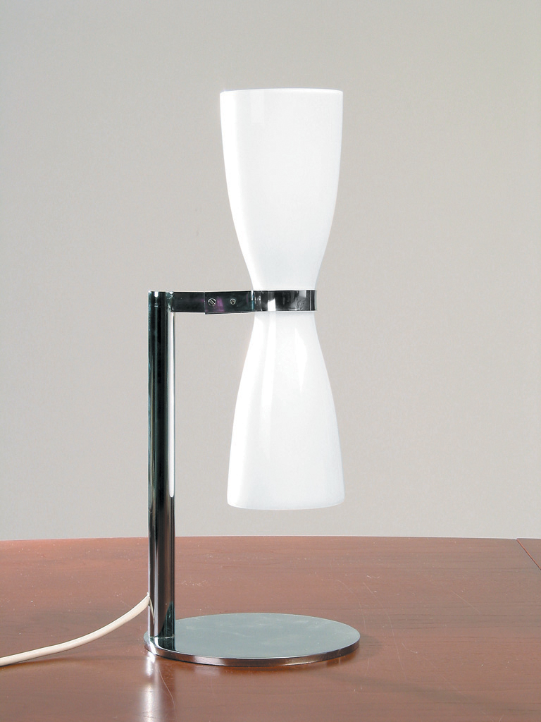 Lampe de table double réflecteur en verre opale blanc. Contract&More. 