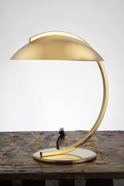 Bauhaus 1930 polished brass table lamp . Contract&More. 