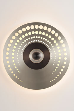 Atmos pop grande applique contemporaine argentée. CVL Luminaires. 