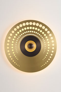 Atmos pop grande applique contemporaine dorée. CVL Luminaires. 