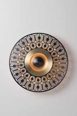 Wall lamp EARTH-TURTLE small model in satin brass and graphite. CVL Luminaires. 