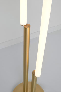 Signal duo lampadaire doré en laiton satiné. CVL Luminaires. 