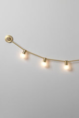 Guirlande du 14 Juillet XS, applique 5 lumières dorée mat. CVL Luminaires. Guirlande du 14 Juillet XS, applique 5 lumières dorée mat. CVL Luminaires.