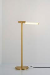 Signal lampadaire liseuse à pivot dorée. CVL Luminaires. Signal lampadaire liseuse à pivot dorée. CVL Luminaires.