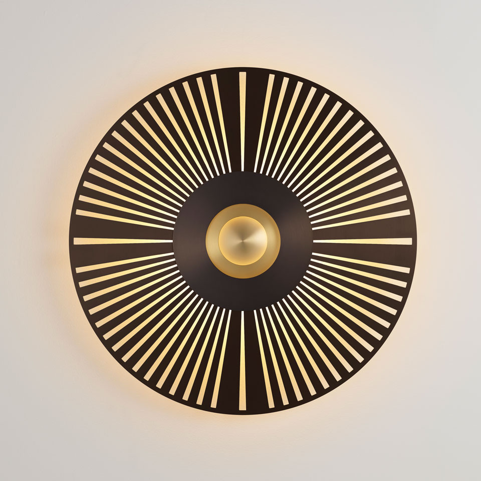 Atmos Éclat black Art Deco wall light. CVL Luminaires. 