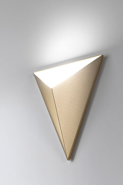 Tetra wall lamp in satined brass and LED lighting. CVL Luminaires. 