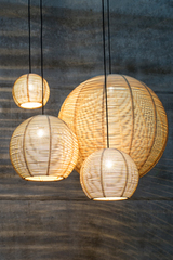 Sangha suspension boule en rotin 30cm. Dark. Sangha suspension boule en rotin 30cm. Dark.