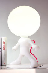 Space walker junior lampe de table blanc fil rouge. Dark. Space walker junior lampe de table blanc fil rouge. Dark.