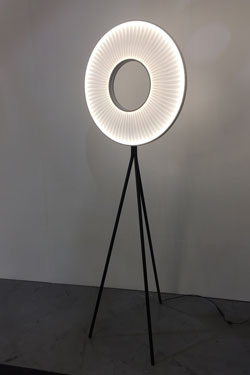 Iris lampadaire en ruban grand modèle. Dix Heures Dix. 