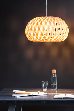 Swing round pendant lamp in bleached wood. Dreizehngrad 13°. 