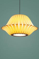 Suspension blanche en bois Tango 60cm . Dreizehngrad 13°. Suspension blanche en bois Tango 60cm . Dreizehngrad 13°.