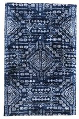Tapis Bombay Velvet bleu nuit 120x180. Edito Paris. Tapis Bombay Velvet bleu nuit 120x180. Edito Paris.