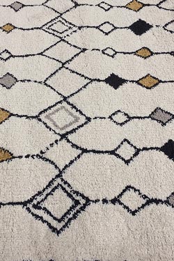 Tapis style ethnique Etnya jaune 135x190. Edito Paris. 