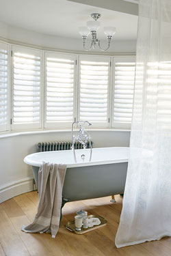 Lustre salle de bain chrome et verre Cheadle. Elstead Lighting. 