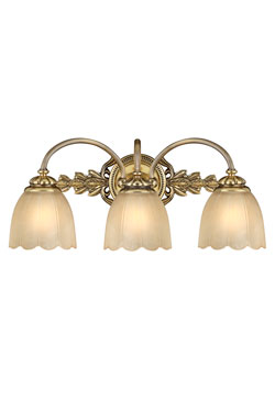 Triple applique pour la salle de bain Isabella. Elstead Lighting. 