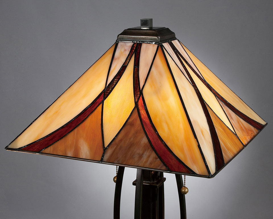 Lampe de table Tiffany fer forgé et verre ambré : Luminaires Elstead made  in England - Réf. 18010014 - mobile