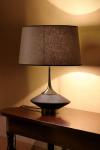Lampe de table en chêne noir Vuvu wood. Estro. 